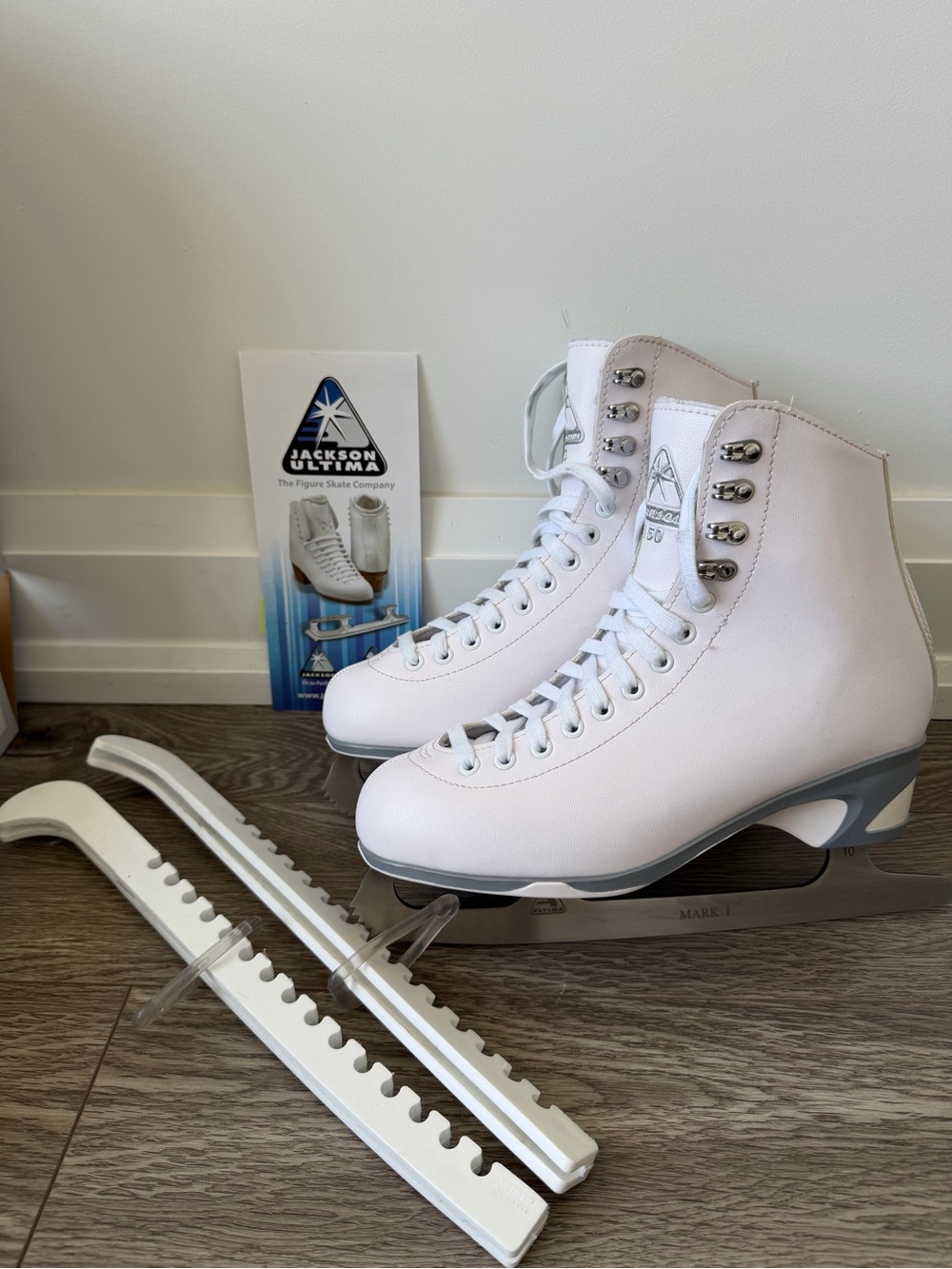 JACKSON White Women's Figure Skates - Size 9